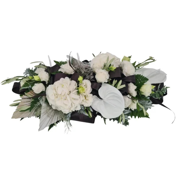 Aranjament cu hortensii, anthurium și lisianthus alb