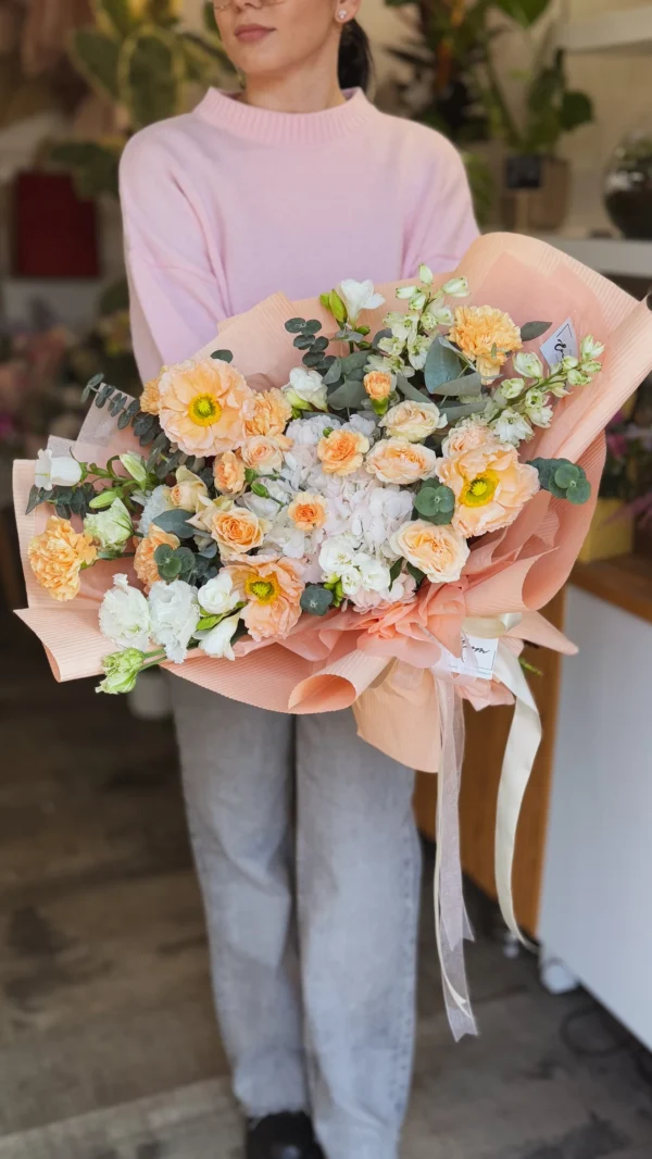 Buchet Apricot Delights