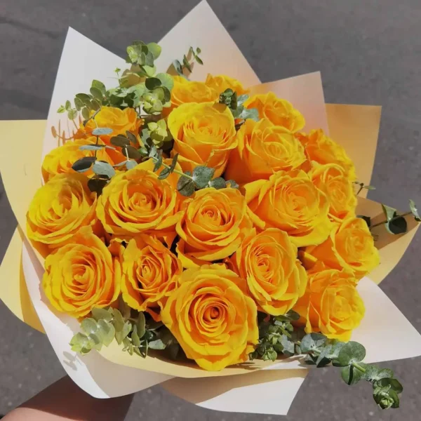 Buchet cu trandafiri galbeni