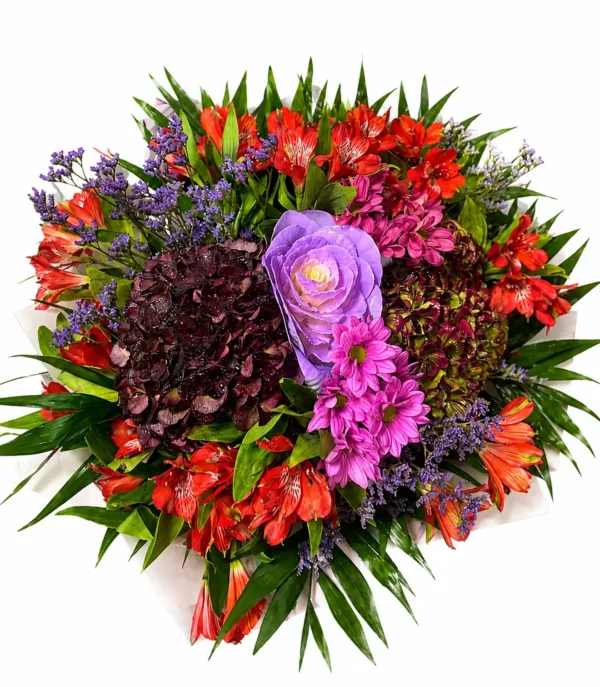 Buchet cu varză ornamentală mov și hortensie bordo