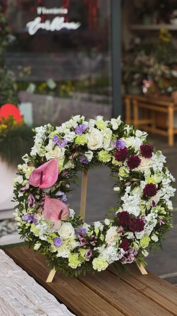 Coroană funerară „Purple touch”